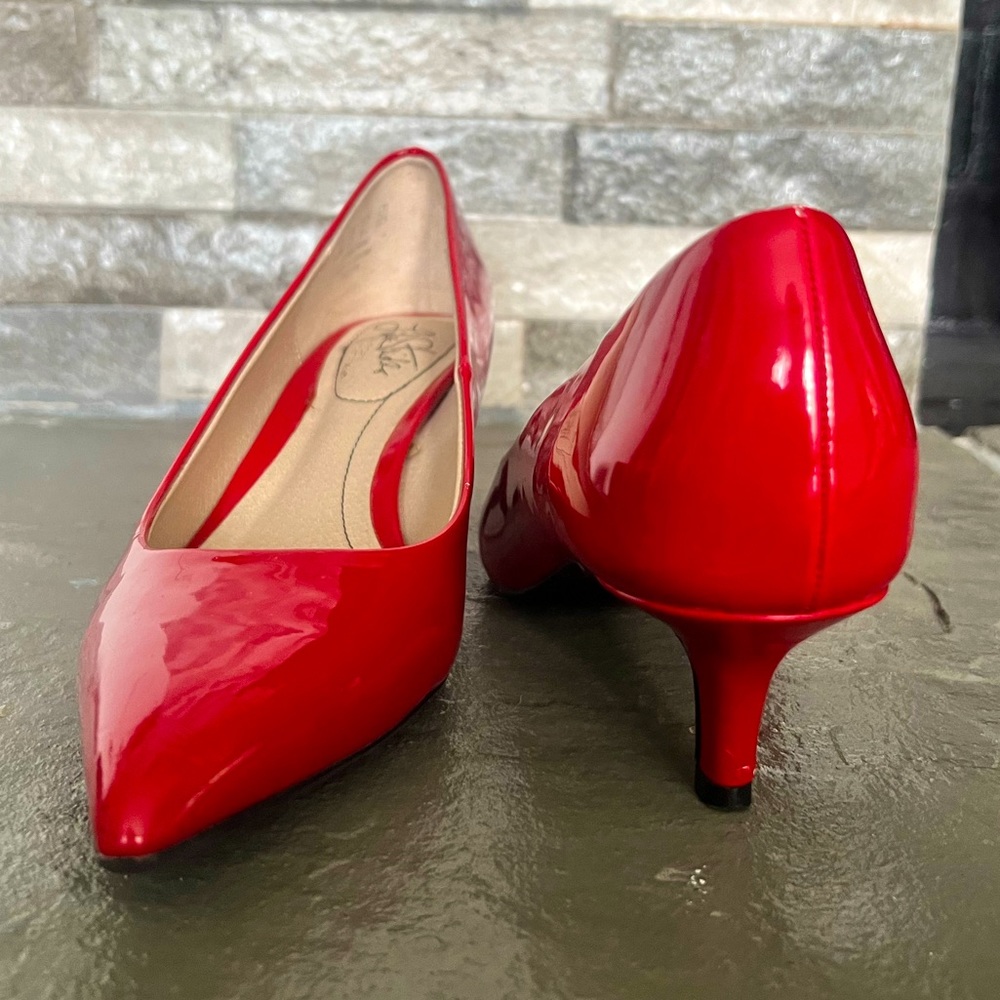 Life Stride high heeled shoes